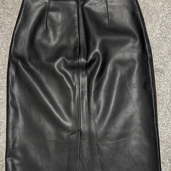 Skirt - Picture 2 of 2